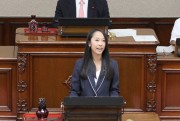 西山議員演壇1726t