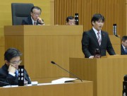 大村と演壇